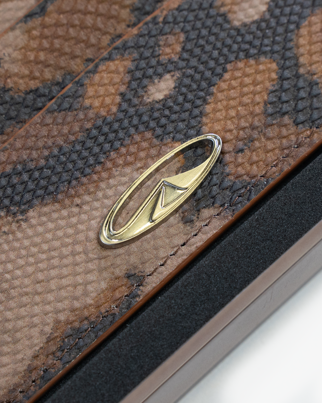 Captive cardholder - Snake skin